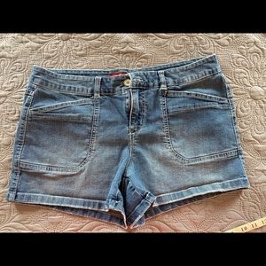 Women’s Union Bay jean shorts size 15